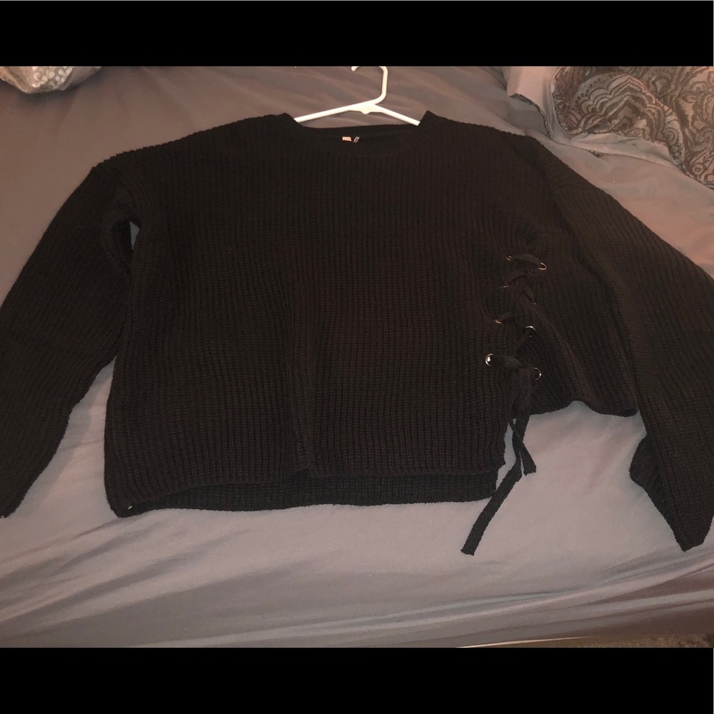 Sweater/top - Picture 2 of 4